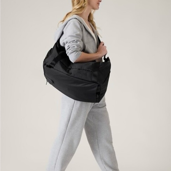 Athleta Excursion Convertible Duffle Black Bag NWT - Picture 1 of 3